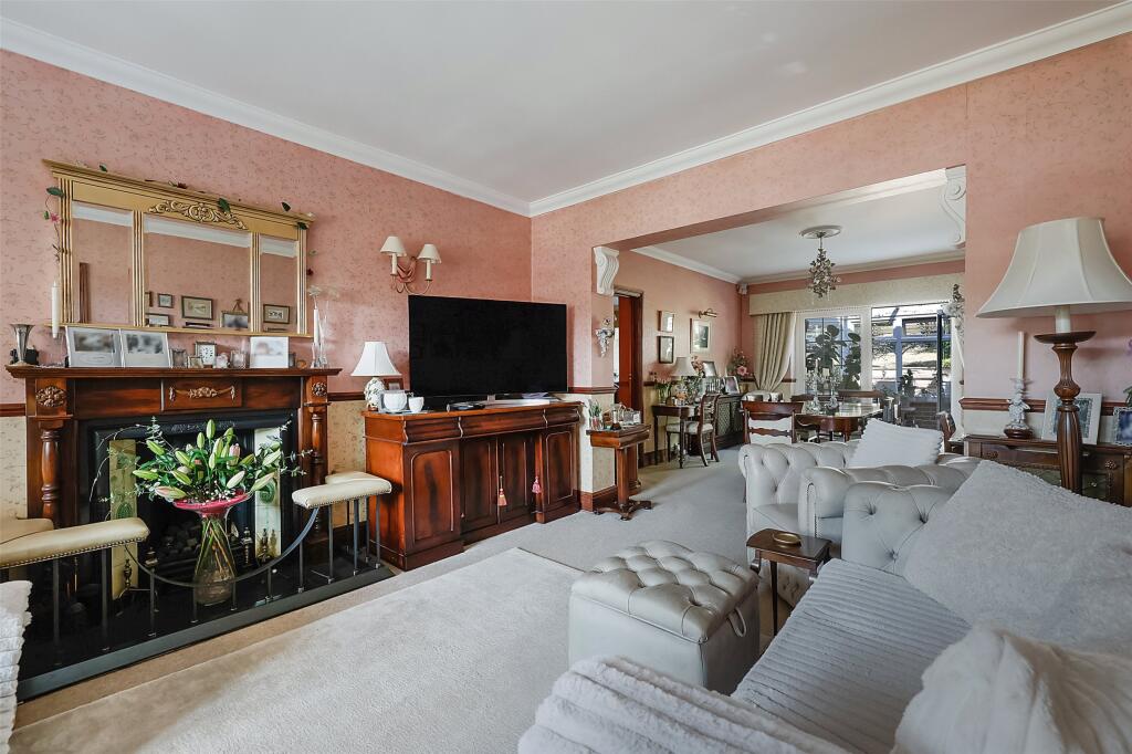 House in Tadworth - View 3