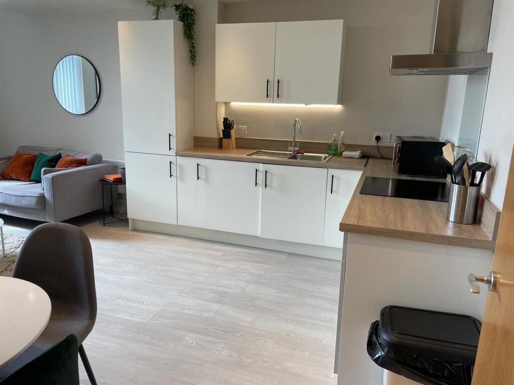 Apartment in Leeds - View 5