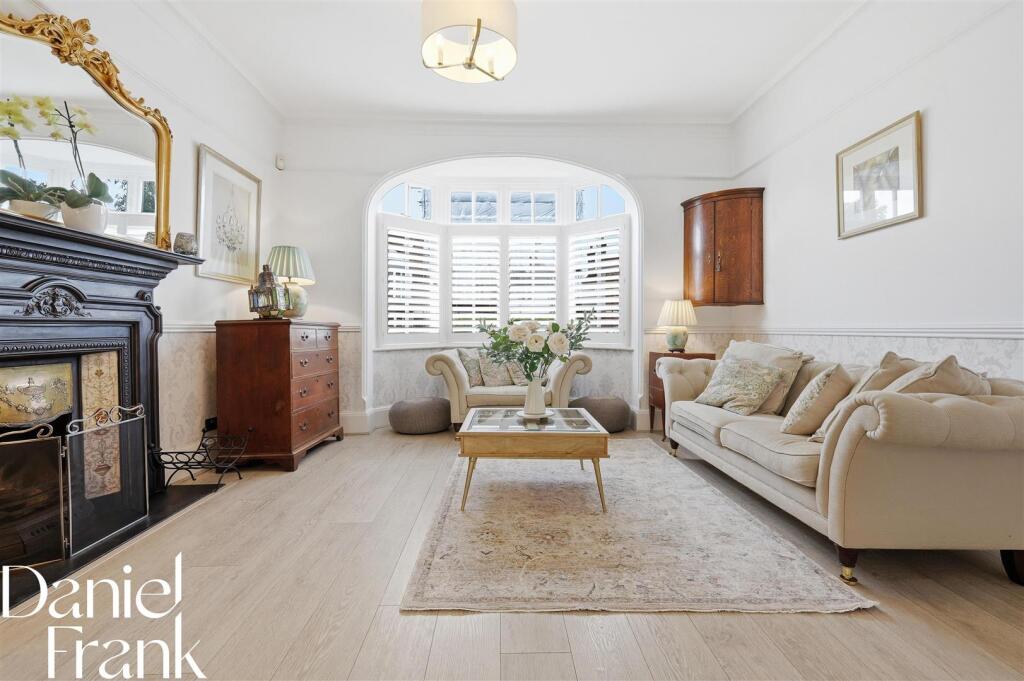 Algers Road, Loughton - View 3