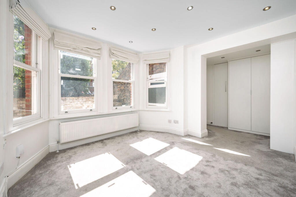 Apartment in London - View 5