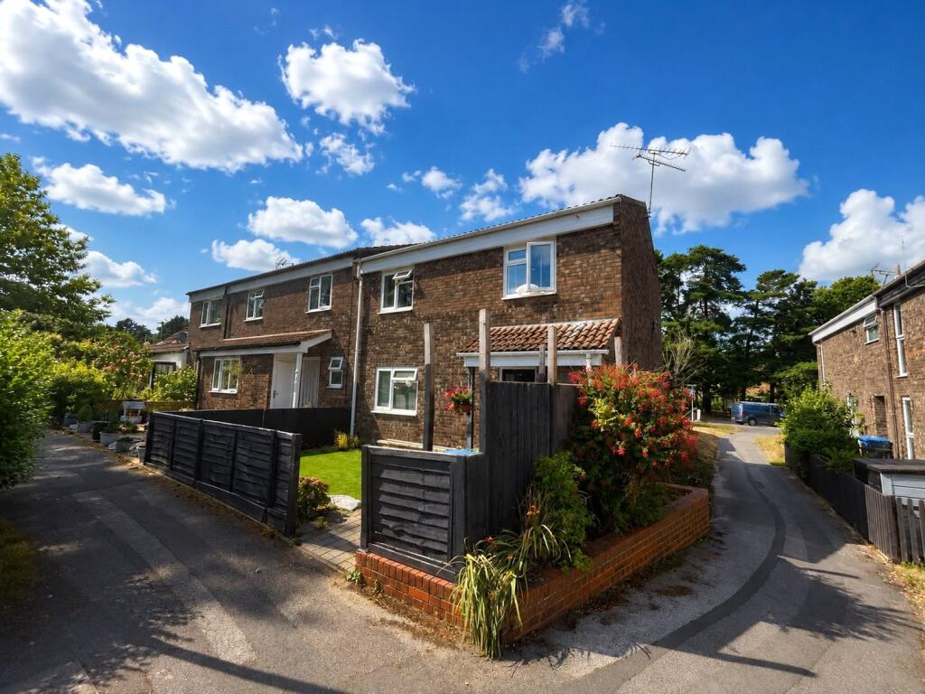 Main image of property: Oakdale, Bracknell, Berkshire, RG12