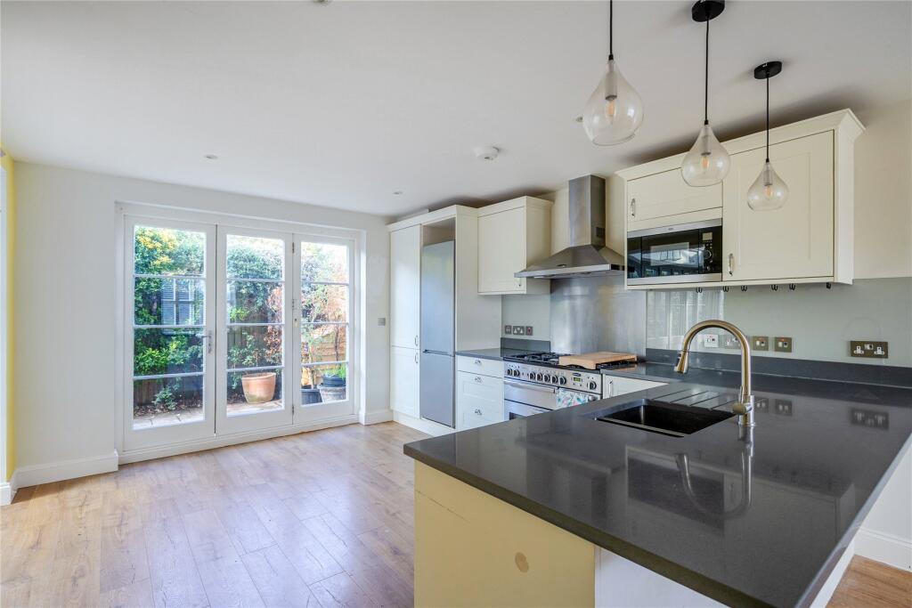 House in Guildford, Ripley - View 5