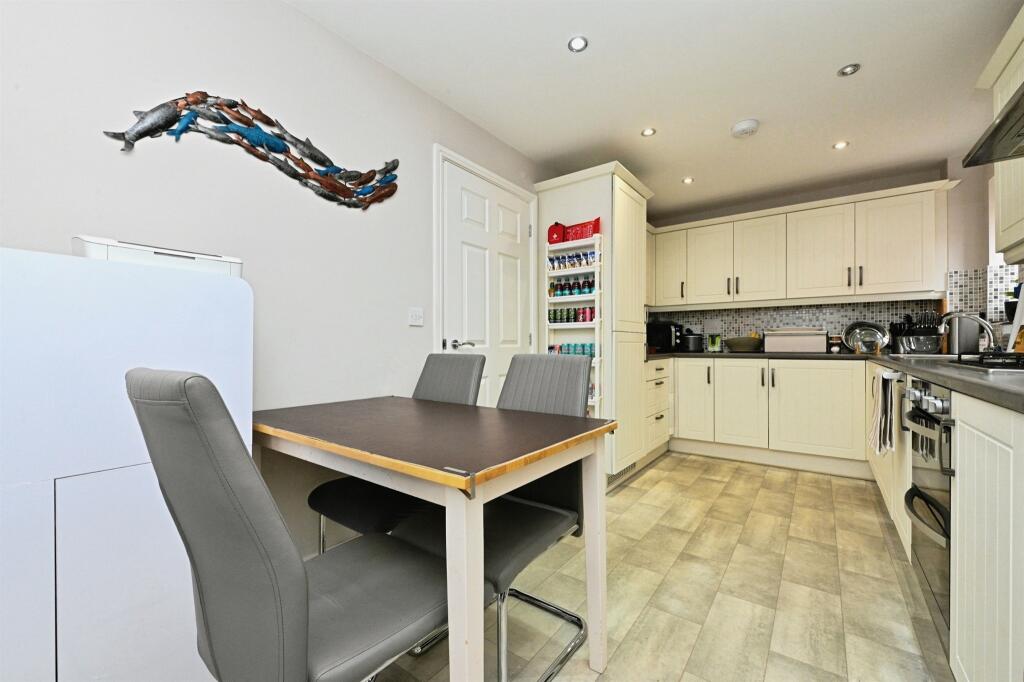 Snowdrop Grove, Downham Market photo 4