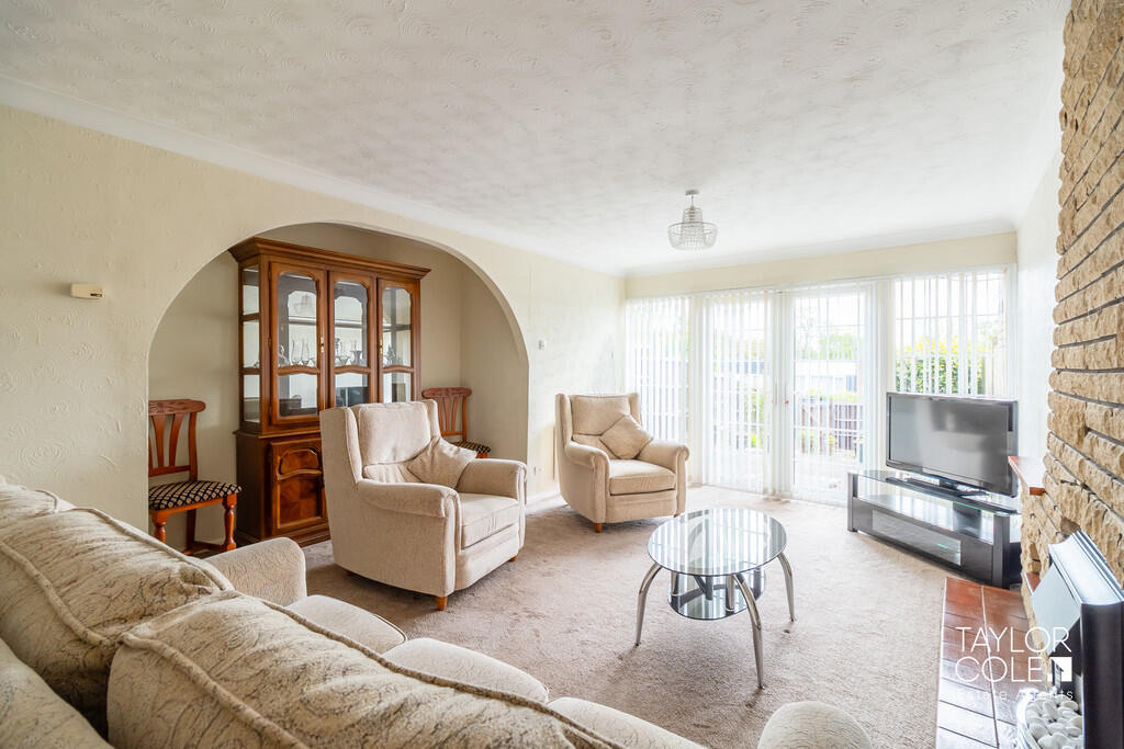 House in Tamworth, Staffordshire - More