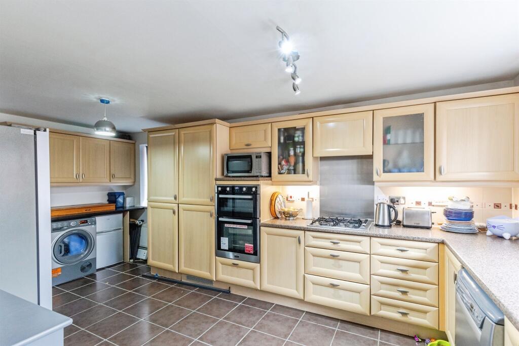 House in Rushden, North Northamptonshire - View 5