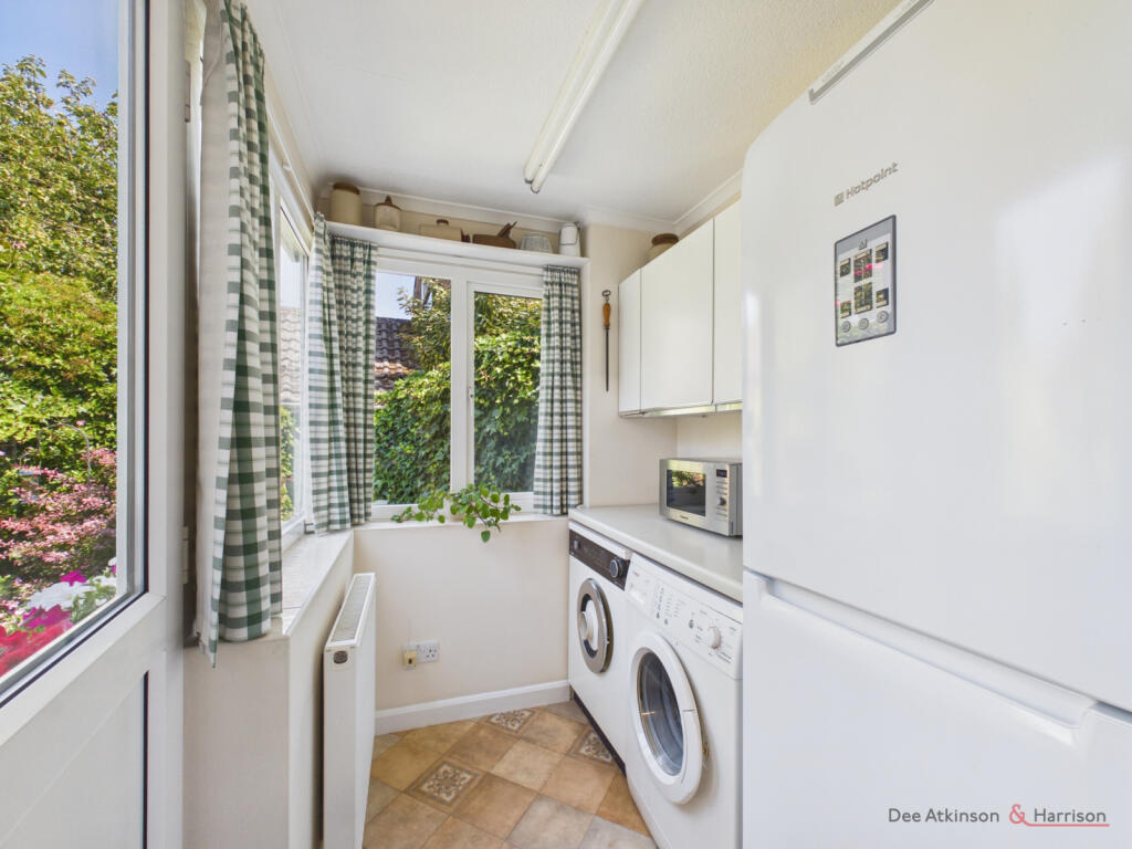 House in Hull - View 4