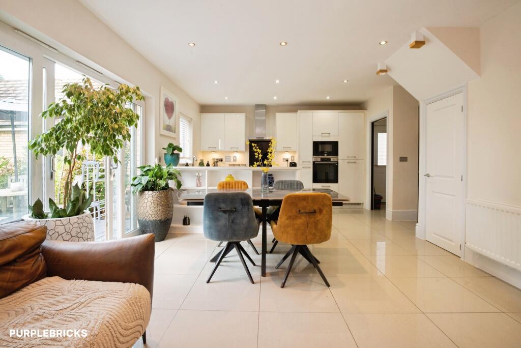 House in Newport, Mon Bank, Stow Hill - View 4