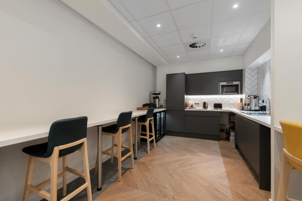 CQ-Tourvestkitchenview02.jpg