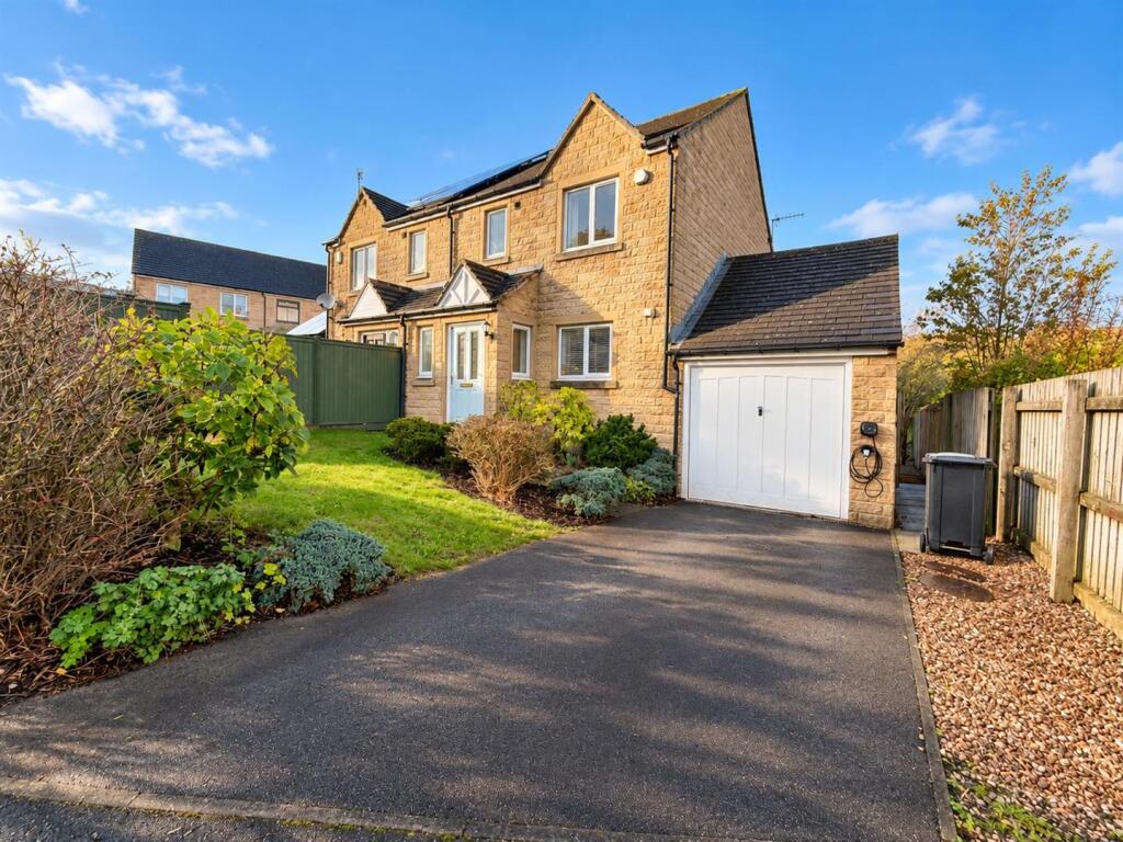 3-bed semi-detached on Low Laithes, Sowerby Bridge, £260,000