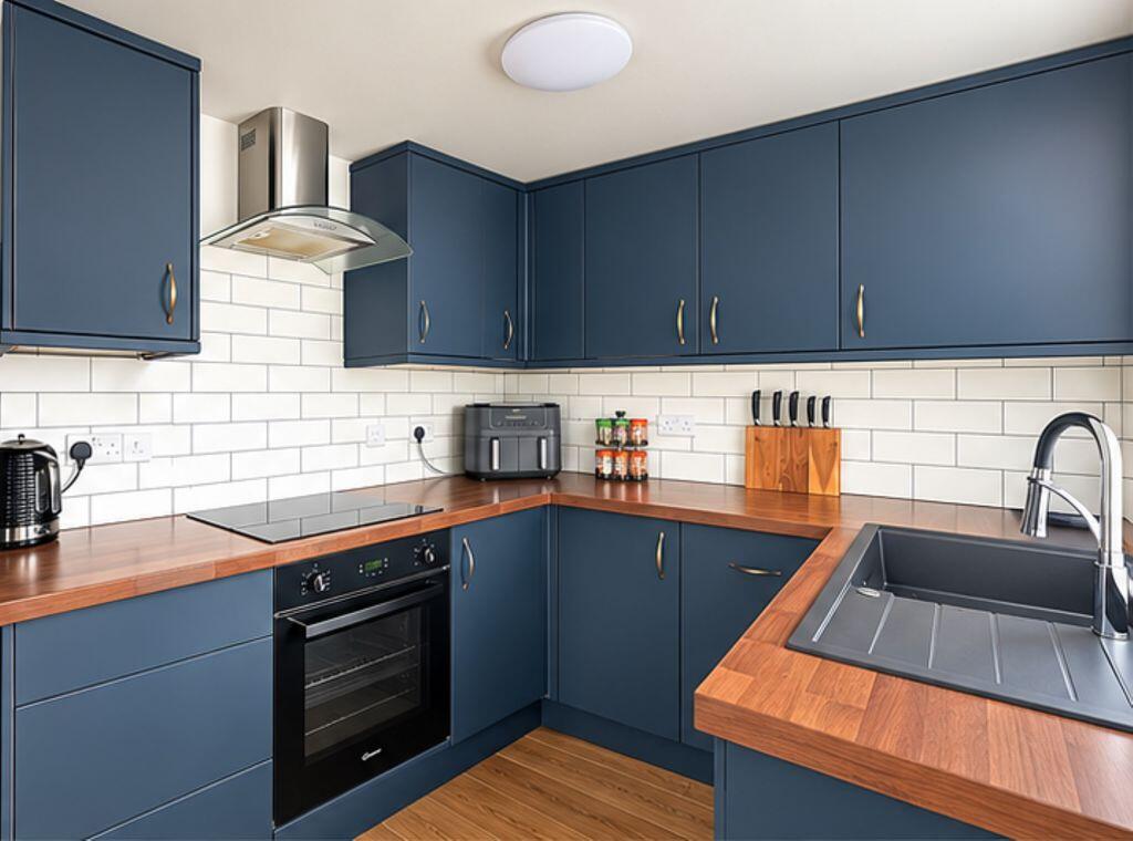 House in Teignbridge, Kingsteignton - More