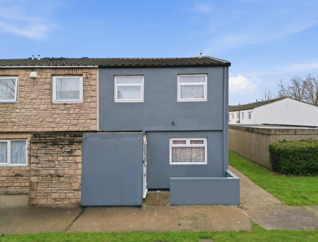 Copperfield, Chigwell, IG7 5 photo 4