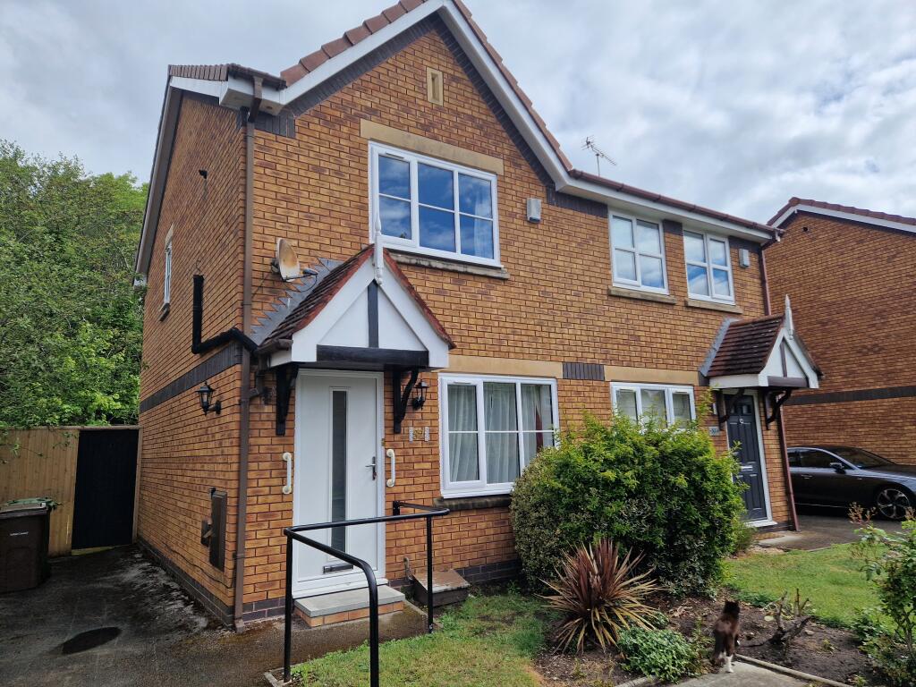 2-bed semi-detached on Kings Meadow, Southport, PR8, £200,000