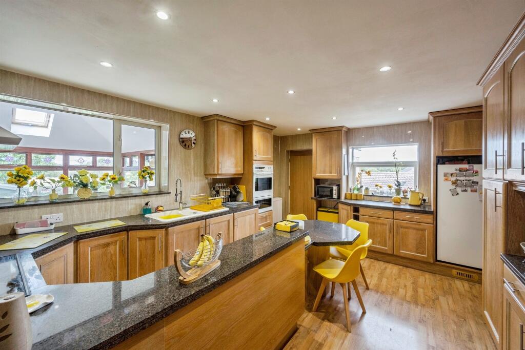 Harlington Road, Adwick-upon-Dearne, MEXBOROUGH photo 4