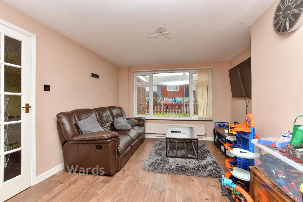3-bed terraced on Edenbridge Drive, Sheerness, Kent, £152,000