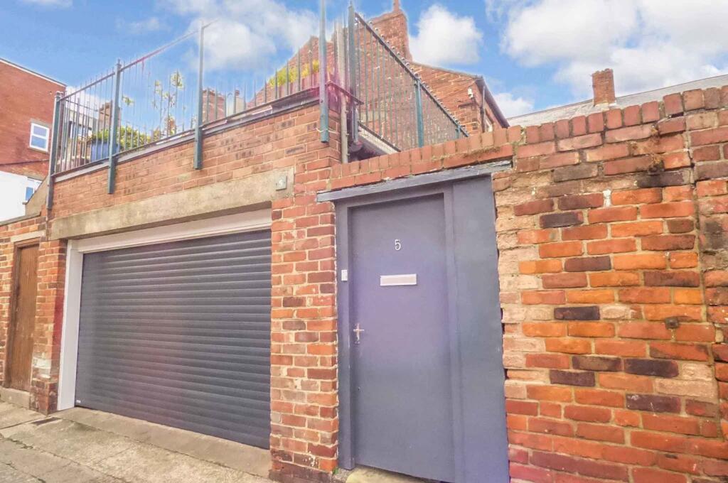 Main image of property: Esplanade, Whitley Bay, Tyne and Wear, NE26 2AG