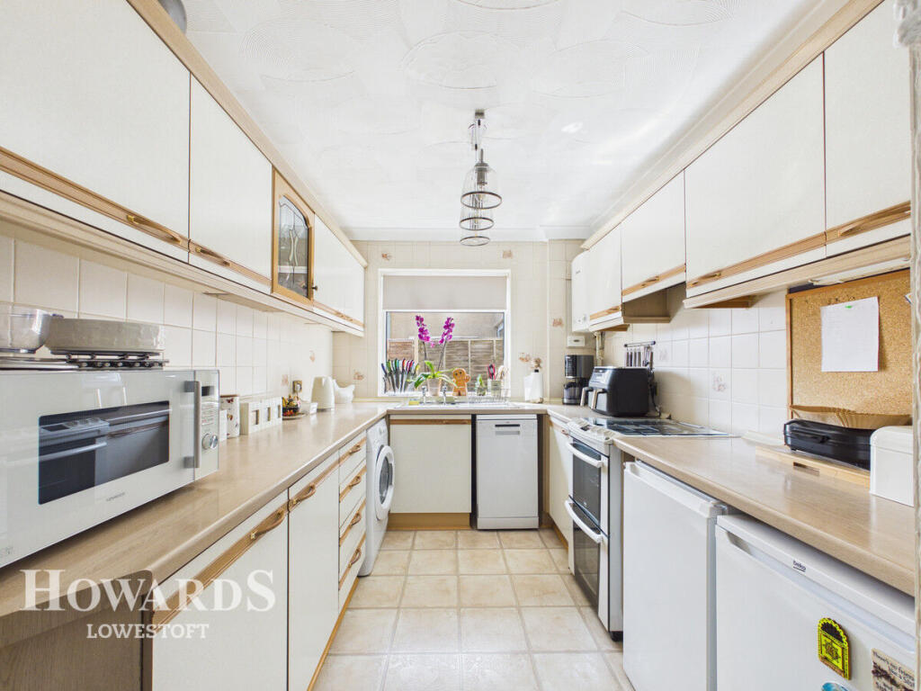 Beccles Road, Carlton Colville - View 6