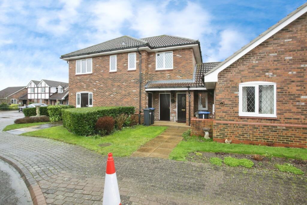 Main image of property: The Hawthorns, Lutterworth, LE17