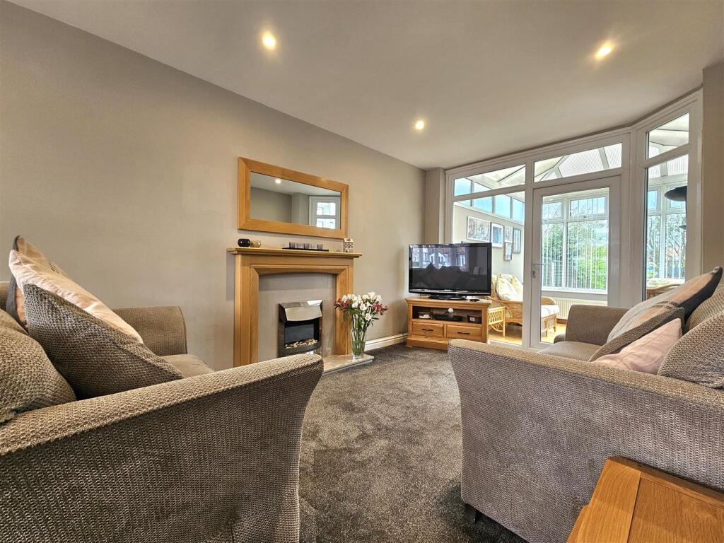 House in Solihull, Ulverley Green - View 2