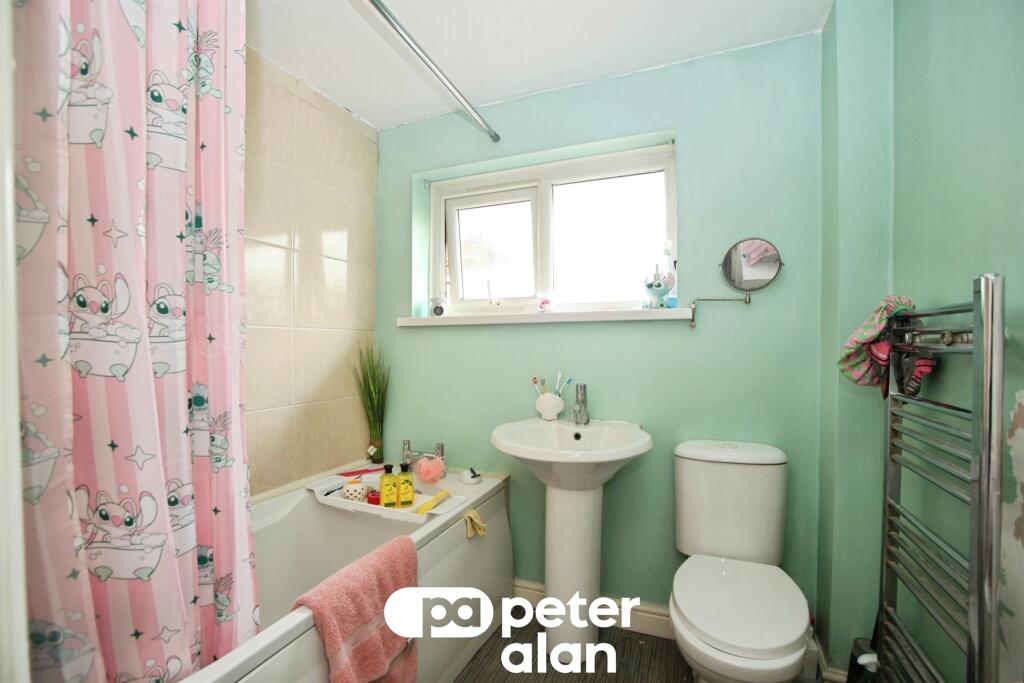 House in Pontllanfraith, Caerphilly - More