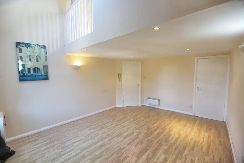 Apartment in Stockport - View 3