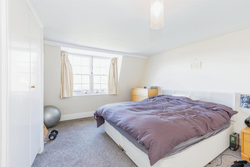 Apartment in Bath - More