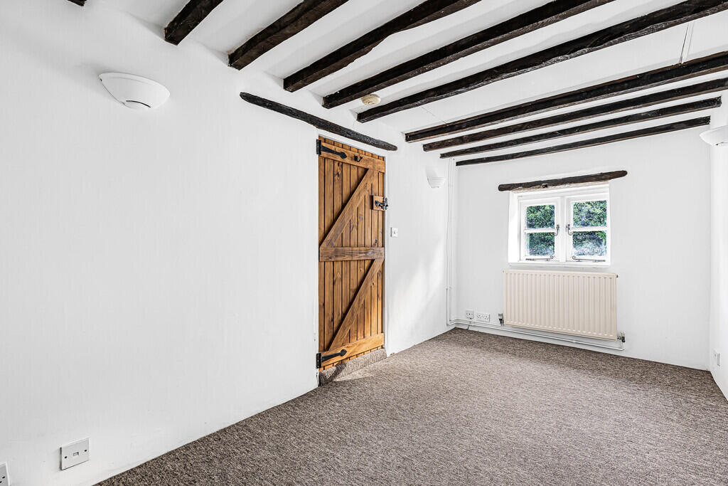 35, Thame Road, Great Haseley photo 4