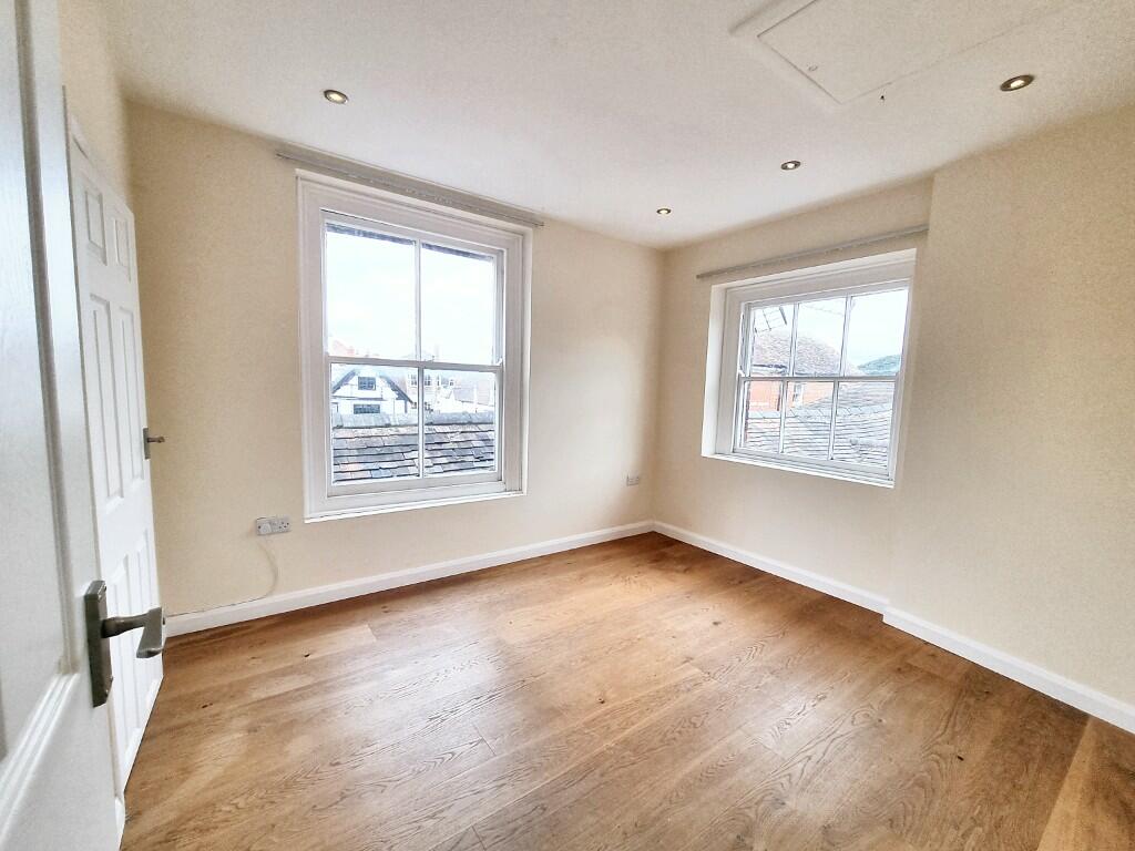 6 B The Square, Church Stretton, Shropshire, SY6 photo 4