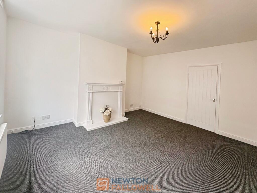 House in Mansfield, Forest Town - View 5