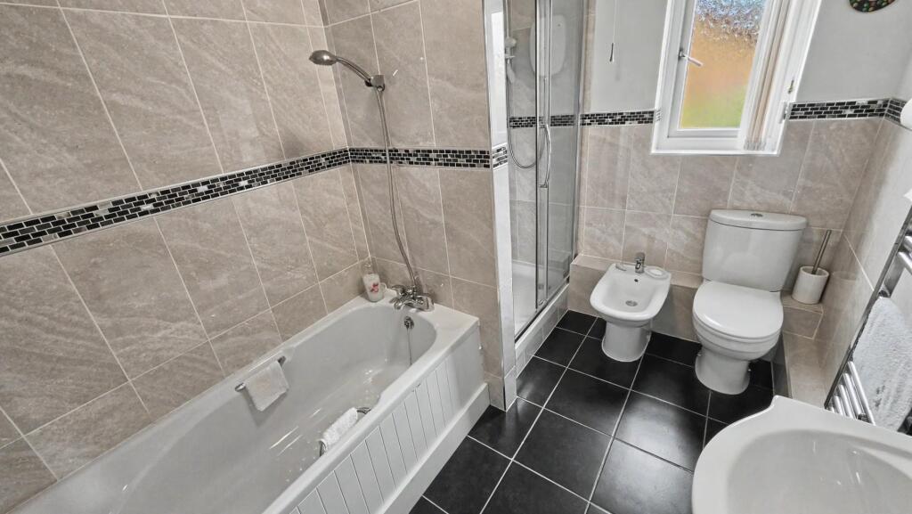 House in Northampton, West Hunsbury - View 5