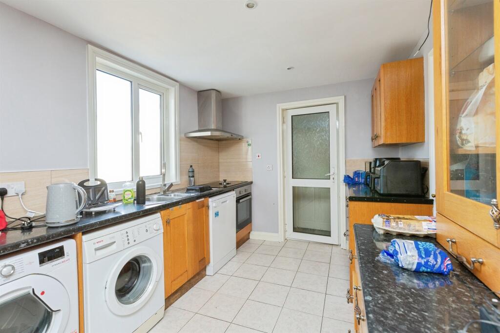Birds Nest Avenue, Leicester photo 4