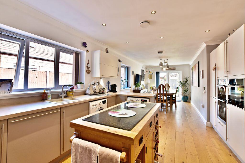 House in Lincoln - View 4