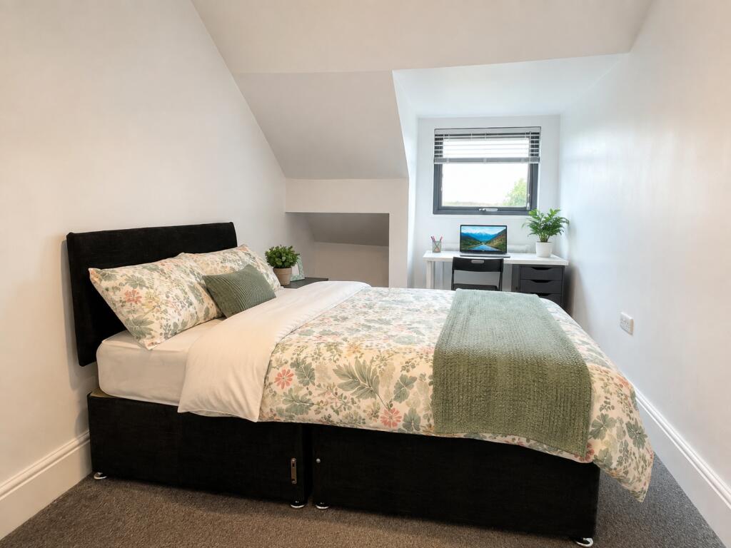 Apartment in Nottingham, Abbey Park - View 4