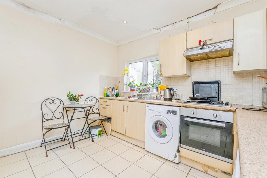 House in Cardiff, Roath - View 4