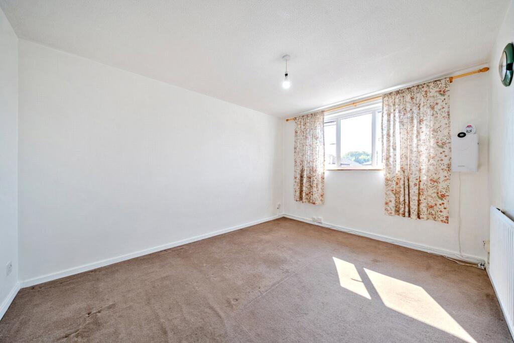 House in London, Thamesmead - More