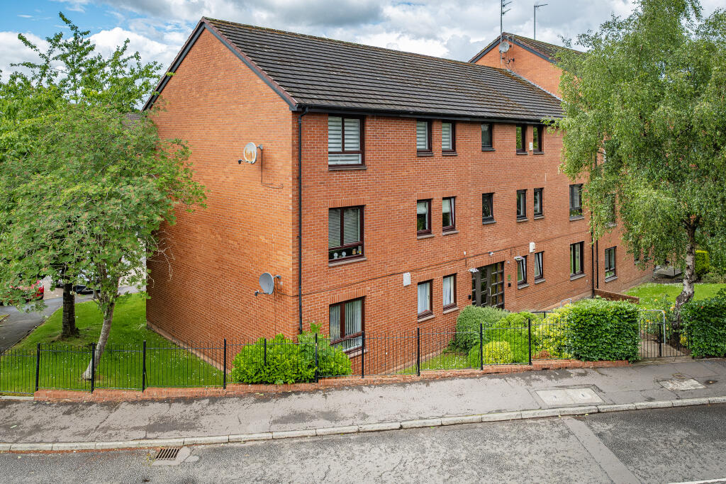 Main image of property: Flat 6, 5 Burnhill Quadrant, Rutherglen, Glasgow, G73