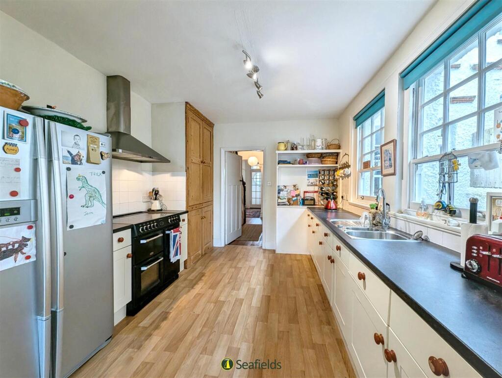 Seafield Road, Seaview, PO34 5HD photo 4