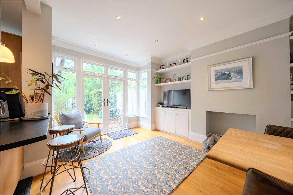 House in Leeds, West Yorkshire - View 4