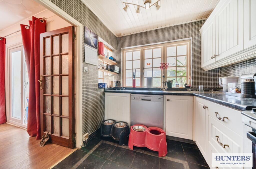 House in Dartford - More