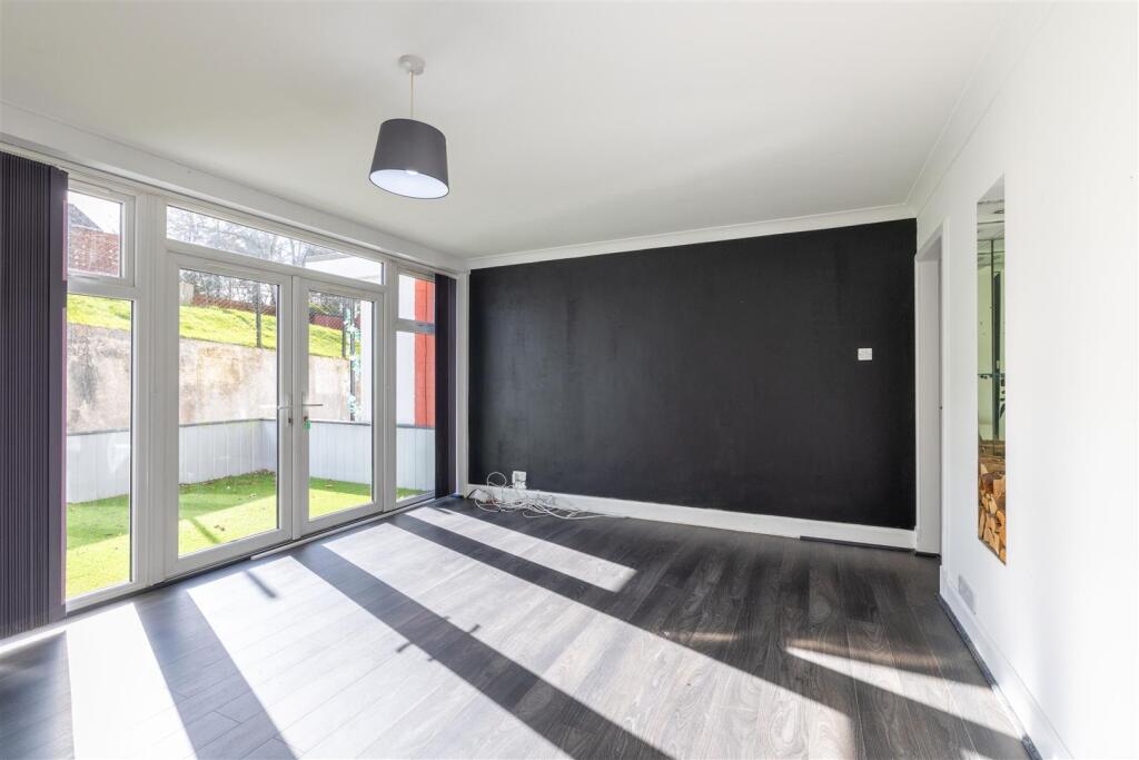 House in Perth - View 2