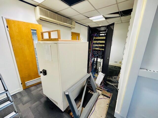 Photo 33