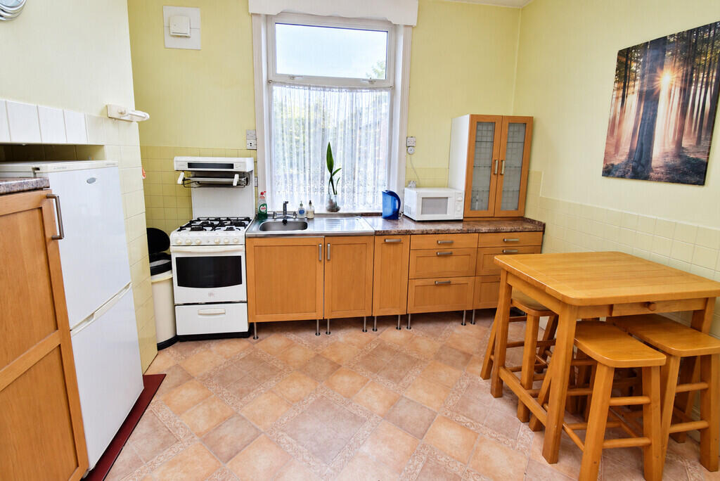Avondale Crescent, Shipley photo 5