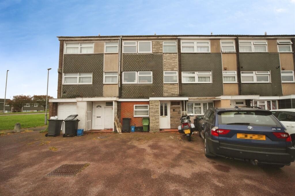 Main image of property: Axe Close, Luton