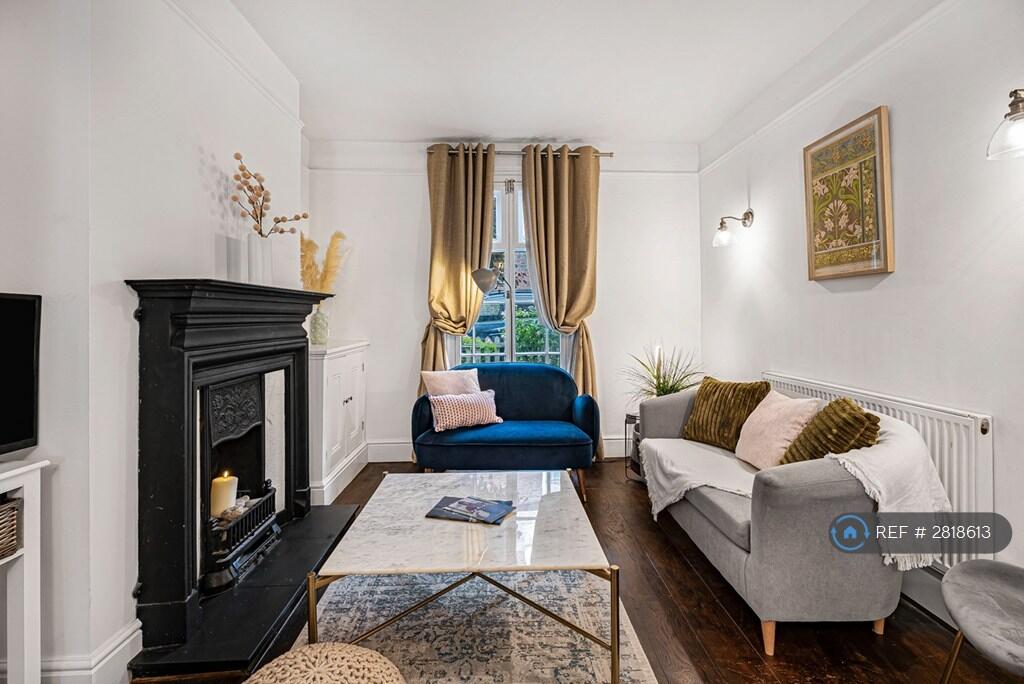 Main image of property: Fishpool St, St Albans, AL3