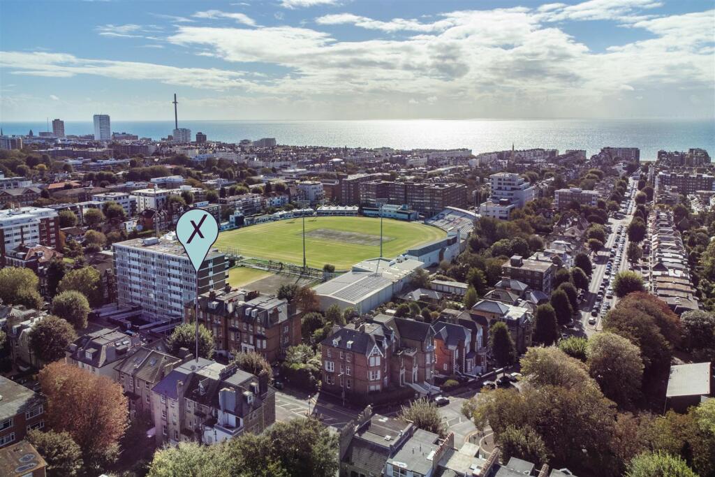 House in Brighton - View 3