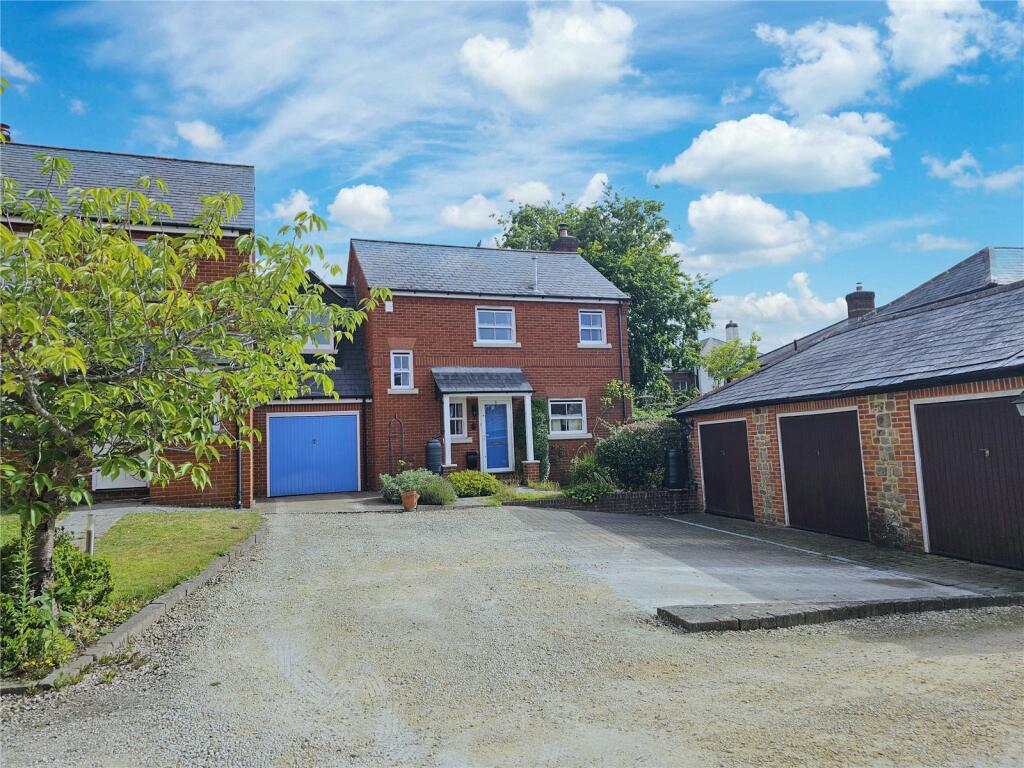 Main image of property: Egmont Mews, Rumbolds Hill, Midhurst, West Sussex, GU29