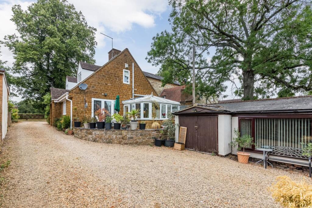 Main image of property: Lime Avenue, Eydon NN11 3PG
