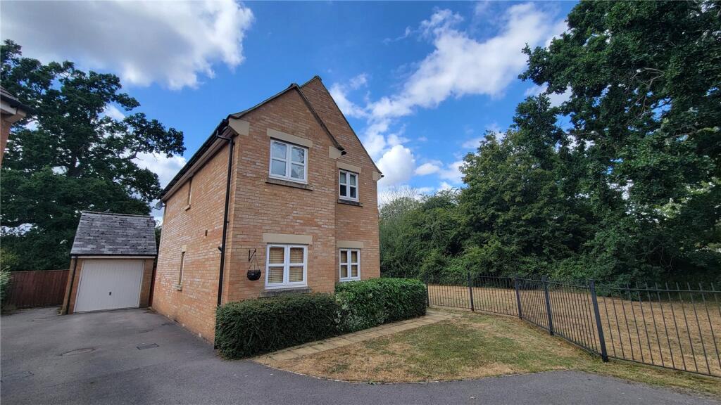 Main image of property: Estella Close, Swindon, SN25