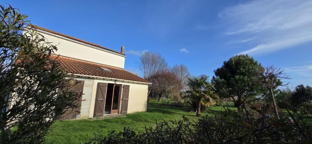 Main image of property: 17240 st-fort-sur-gironde