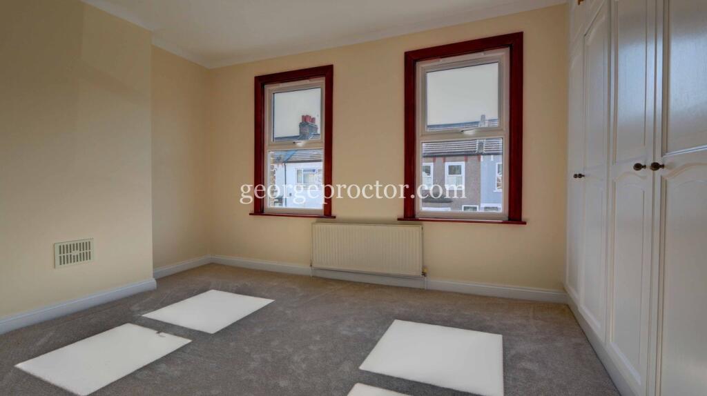 House in Bromley - View 5