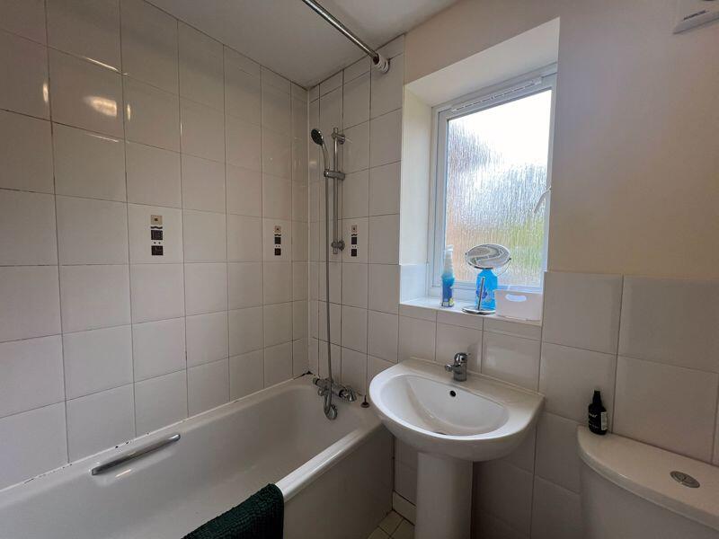 5 bedroom detached house for rent